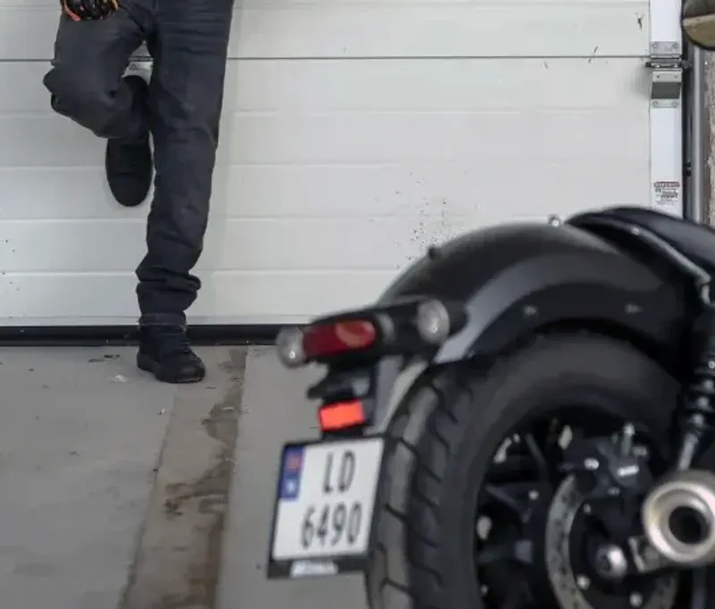 Falco, 880 Lennox Svart MC-sneaker med glidelås