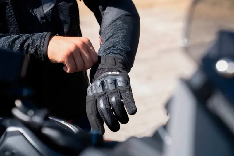 LS2 Kubra kort og luftig sommer MC-Hansker i Svart