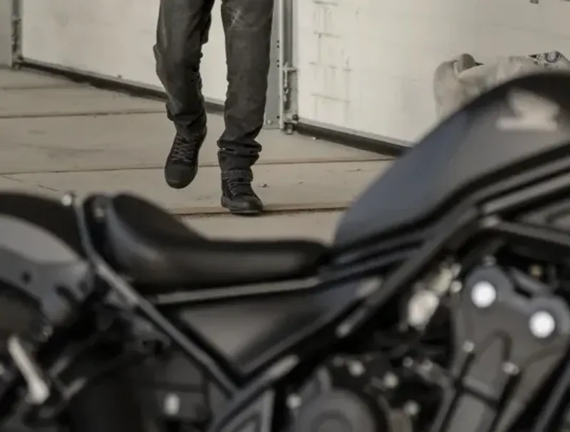 Falco, 880 Lennox Svart MC-sneaker med glidelås